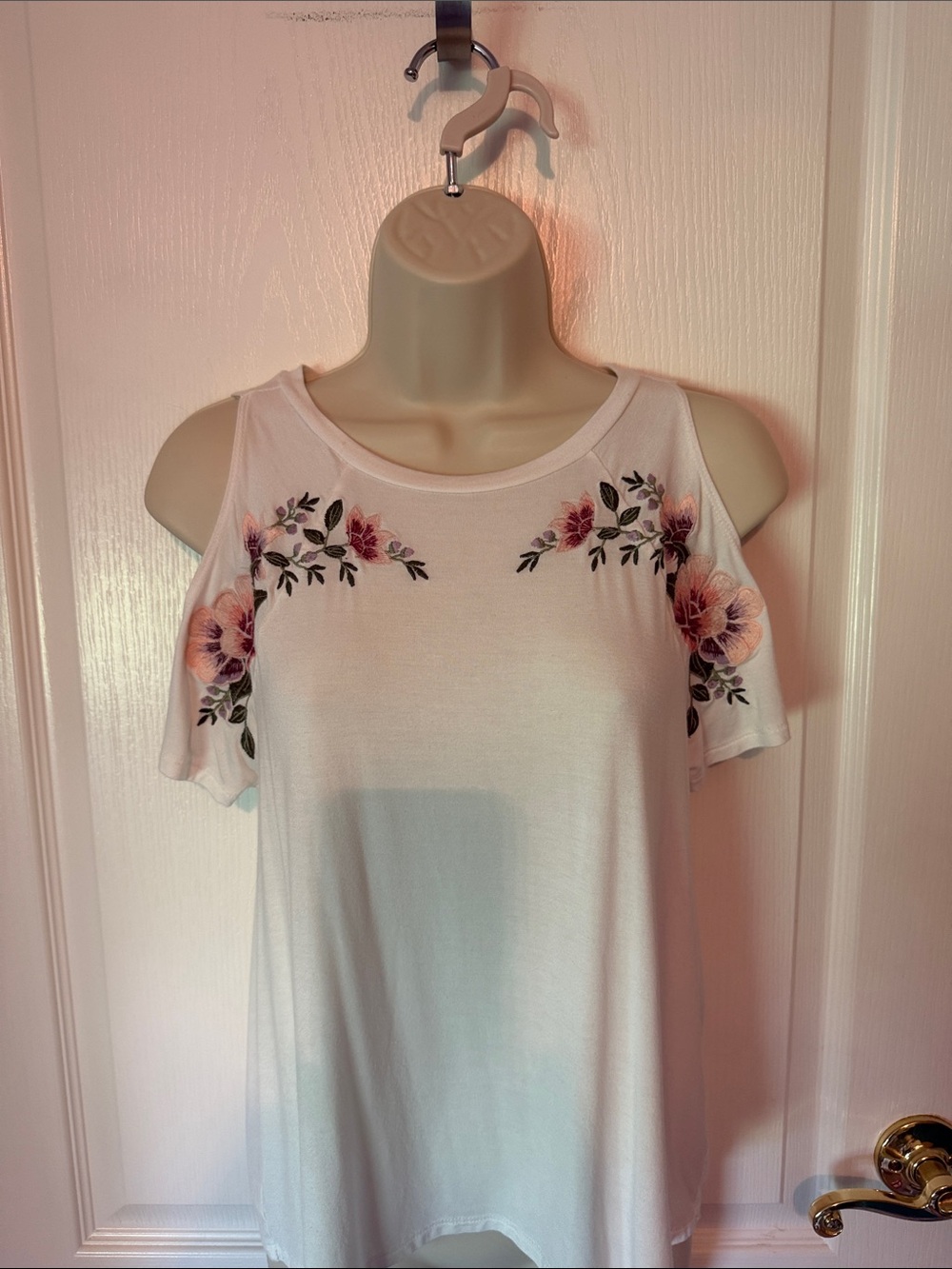 American Eagle Outfitters White Cold-Shoulder Tee with Pink Floral Embroidery